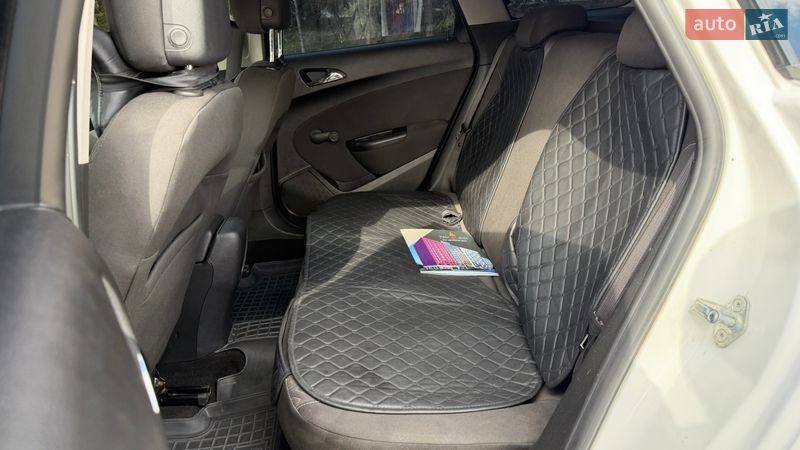 Універсал Opel Astra 2013 в Тернополі