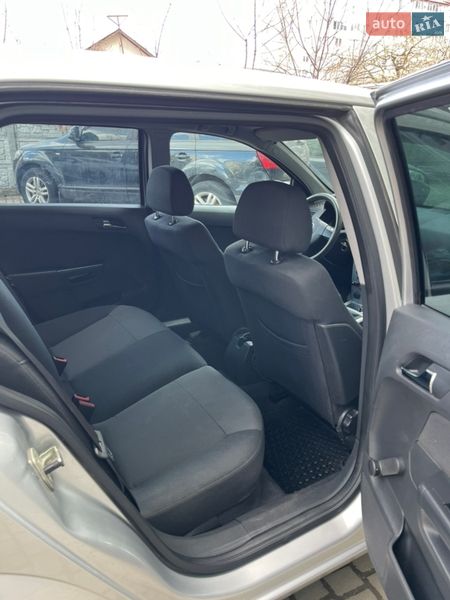 Универсал Opel Astra 2011 в Ивано-Франковске