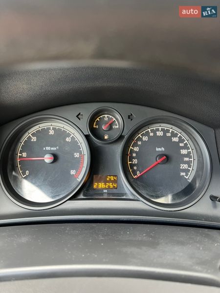 Универсал Opel Astra 2011 в Ивано-Франковске