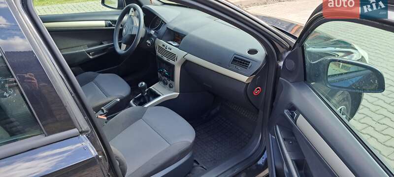 Хэтчбек Opel Astra 2008 в Луцке