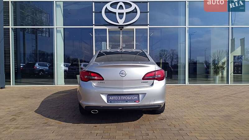 Седан Opel Astra 2015 в Киеве