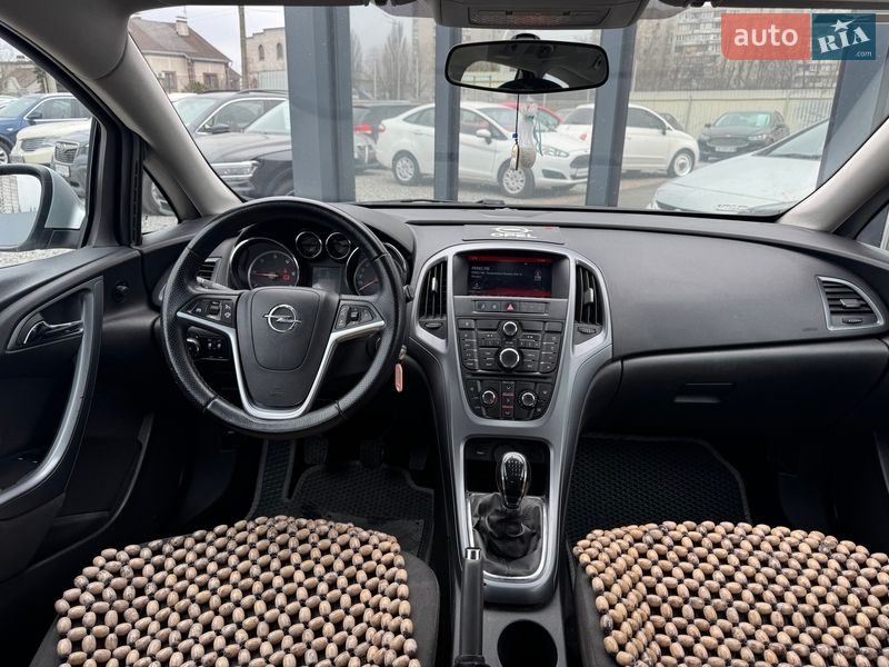 Универсал Opel Astra 2014 в Киеве