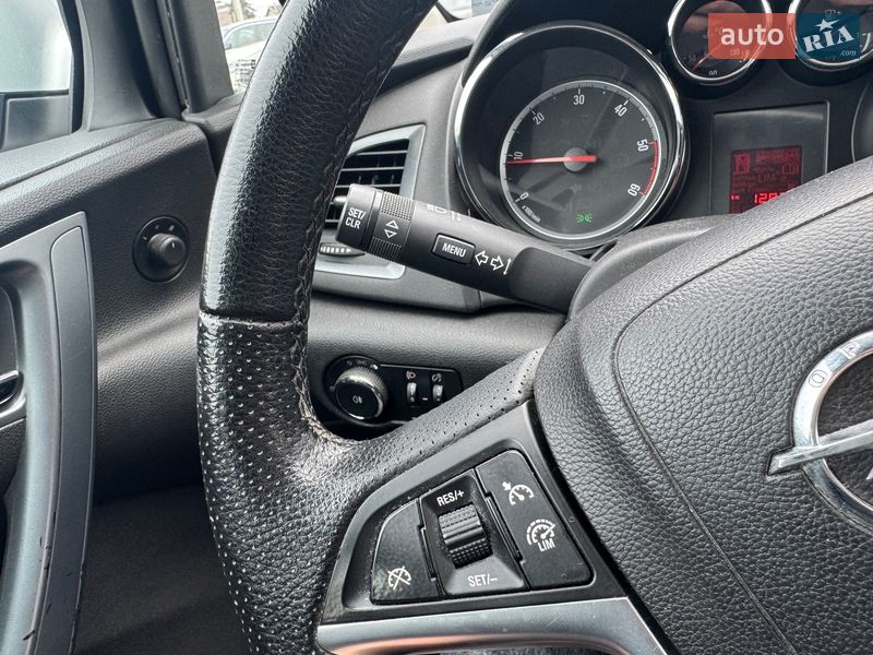 Универсал Opel Astra 2014 в Киеве