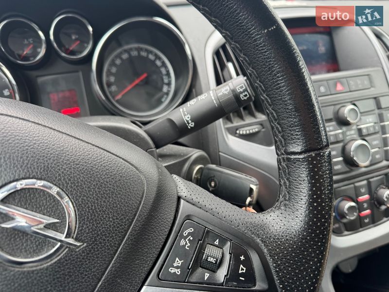 Универсал Opel Astra 2014 в Киеве