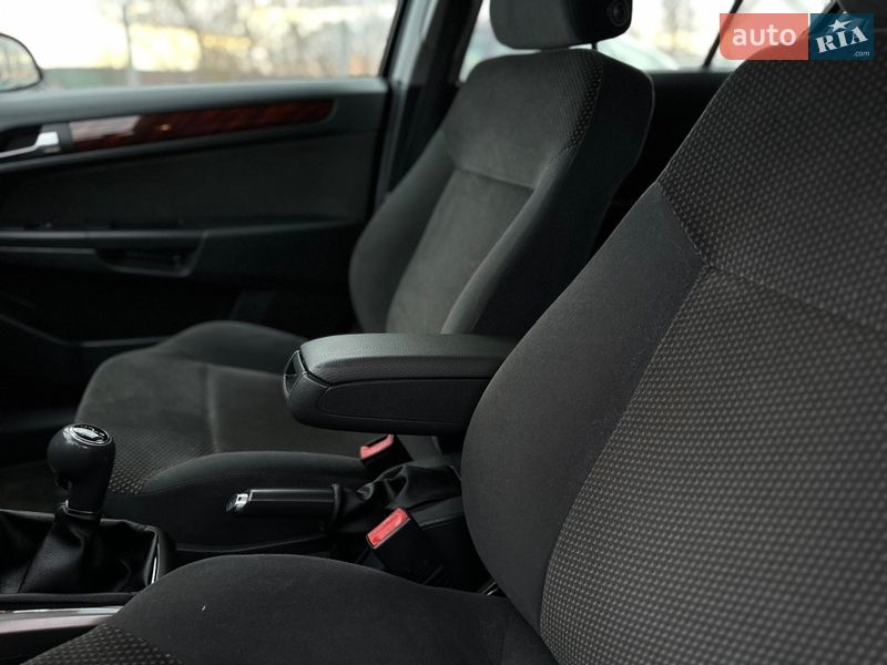 Хэтчбек Opel Astra 2004 в Виннице