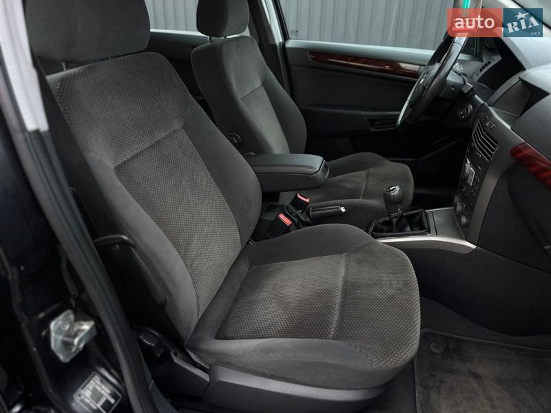 Хэтчбек Opel Astra 2004 в Виннице