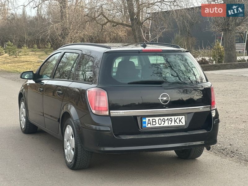 Универсал Opel Astra 2005 в Новом Буге