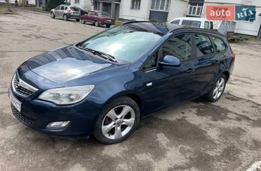 Универсал Opel Astra 2011 в Калуше