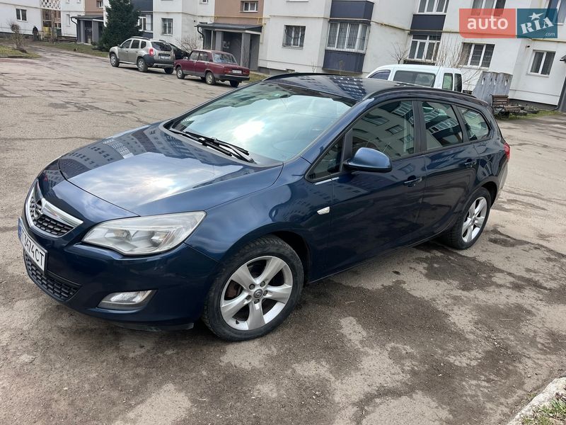 Opel Astra 2011
