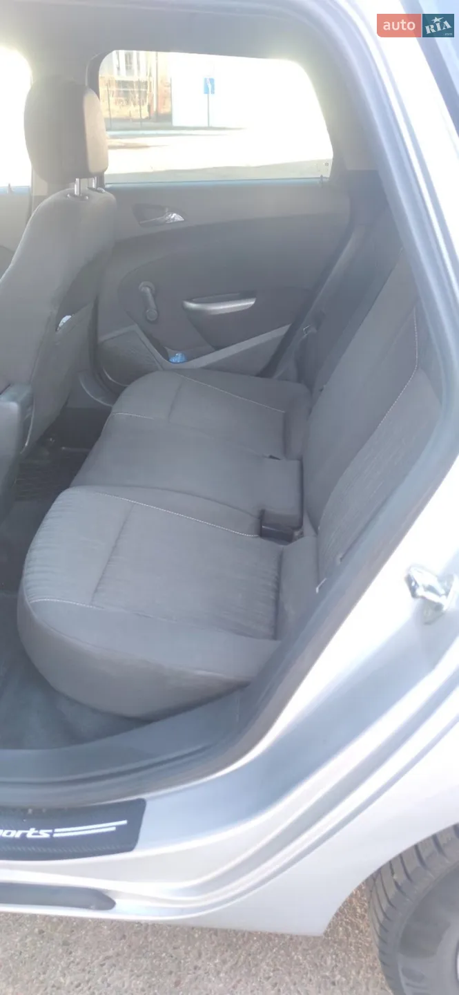 2011 Opel Astra - мініатюра 15
