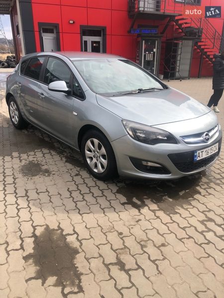Хэтчбек Opel Astra 2014 в Калуше