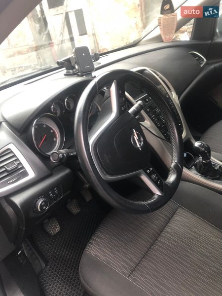 Хэтчбек Opel Astra 2014 в Калуше