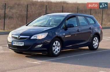 Универсал Opel Astra 2012 в Ровно