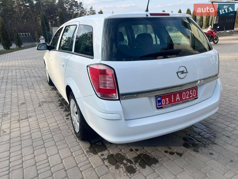 Универсал Opel Astra 2009 в Бучаче