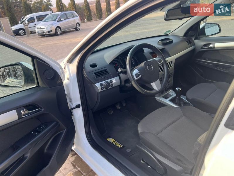 Универсал Opel Astra 2009 в Бучаче