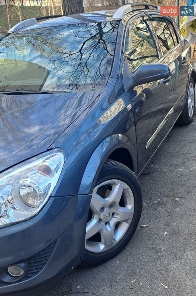 Хэтчбек Opel Astra 2007 в Киеве