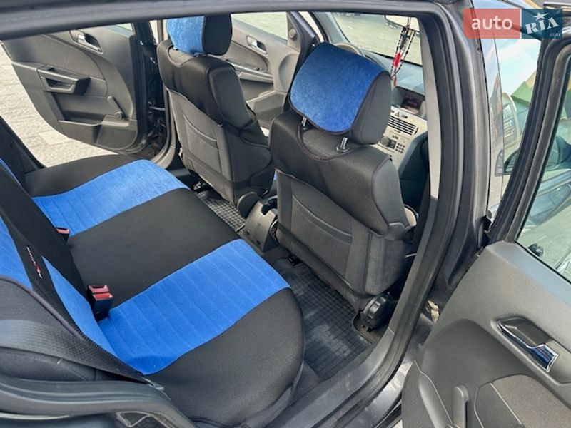 Хетчбек Opel Astra 2012 в Ужгороді