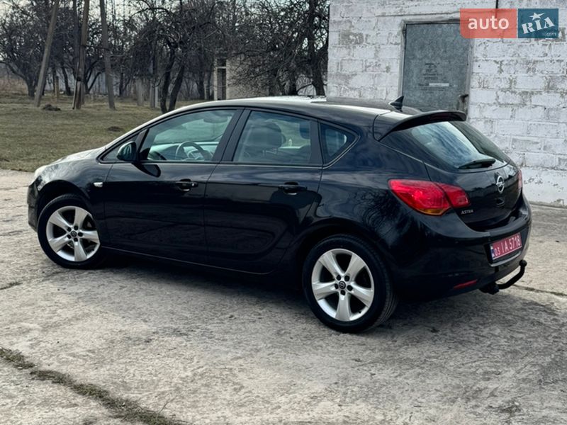 Хэтчбек Opel Astra 2010 в Слобожанском