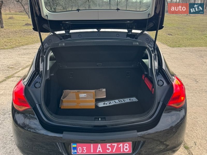 Хэтчбек Opel Astra 2010 в Слобожанском