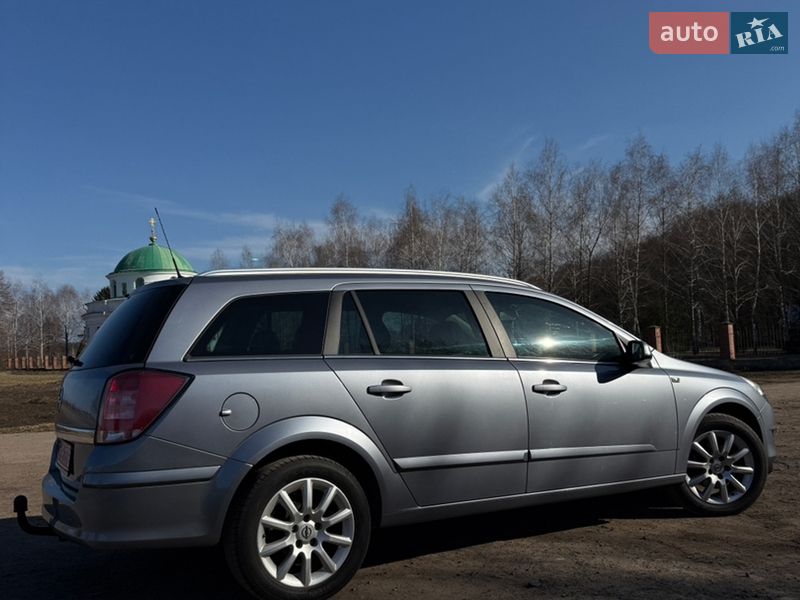 Універсал Opel Astra 2009 в Полтаві