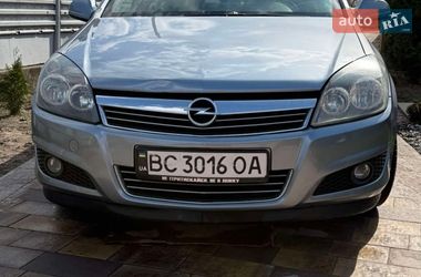 Універсал Opel Astra 2010 в Львові
