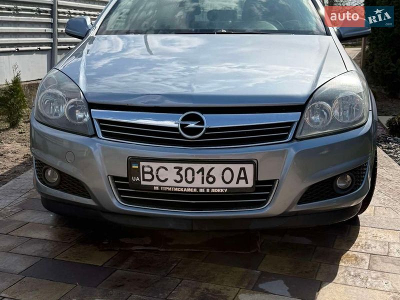 Универсал Opel Astra 2010 в Львове