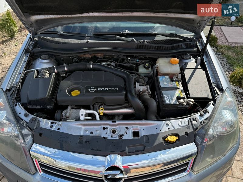 Универсал Opel Astra 2010 в Львове