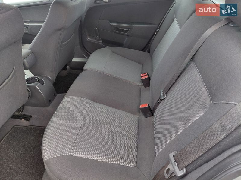 Универсал Opel Astra 2010 в Ровно фото 19 Универсал Opel Astra 2010 в Ровно