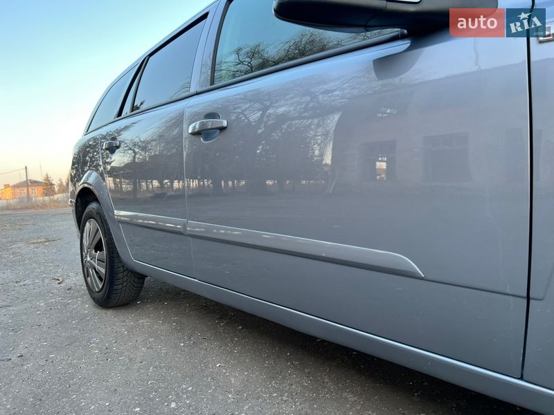 Универсал Opel Astra 2005 в Луцке