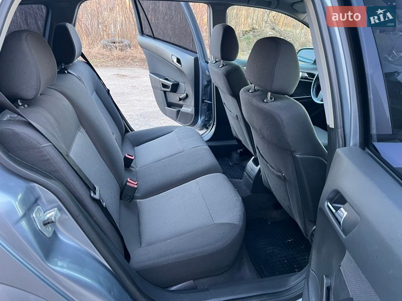 Универсал Opel Astra 2005 в Луцке