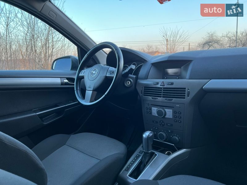 Универсал Opel Astra 2005 в Луцке