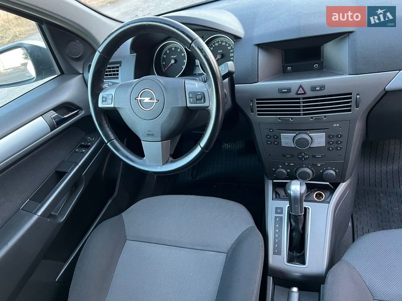 Универсал Opel Astra 2005 в Луцке