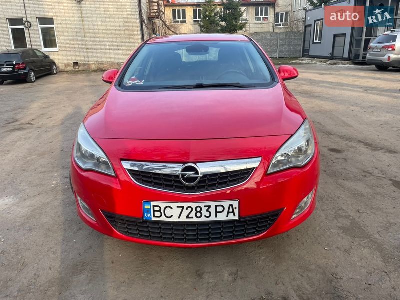 Хетчбек Opel Astra 2011 в Львові