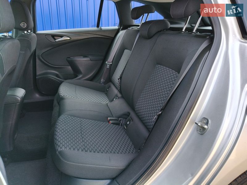 Универсал Opel Astra 2018 в Калуше