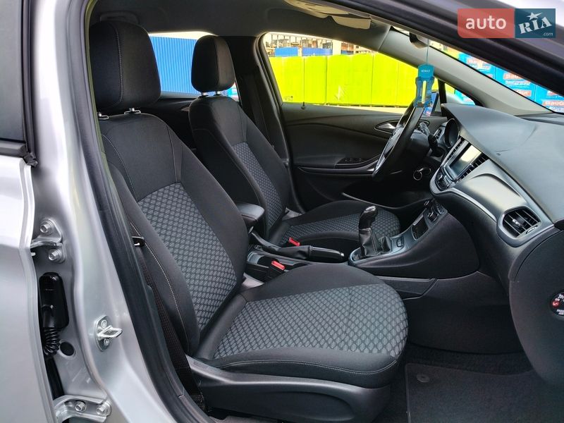 Универсал Opel Astra 2018 в Калуше