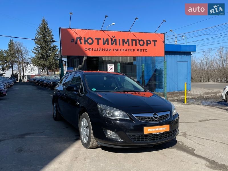 Opel Astra 2011