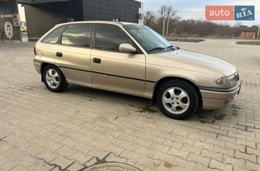 Хетчбек Opel Astra 1997 в Новодністровську