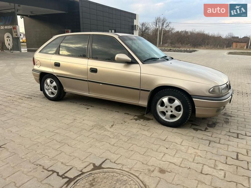 Хетчбек Opel Astra 1997 в Новодністровську фото Хетчбек Opel Astra 1997 в Новодністровську