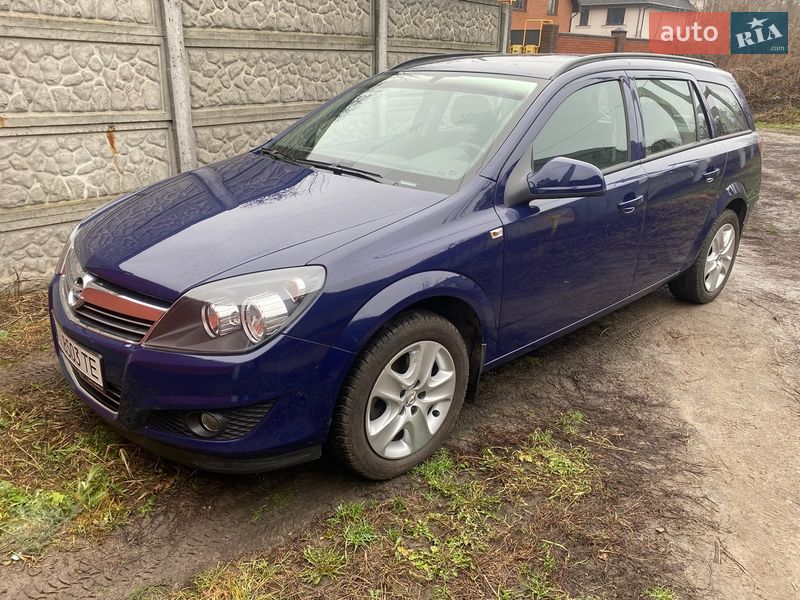 Универсал Opel Astra 2013 в Киеве фото 6 Универсал Opel Astra 2013 в Киеве