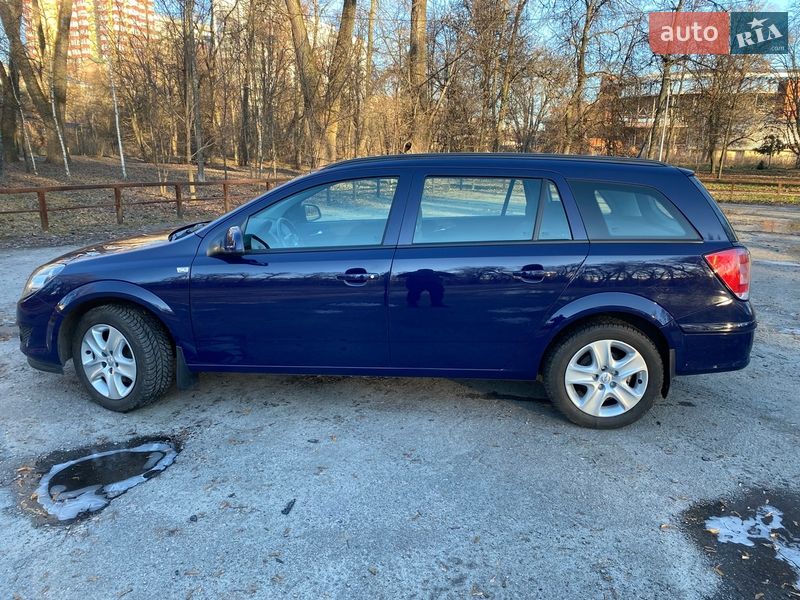 Универсал Opel Astra 2013 в Киеве фото 16 Универсал Opel Astra 2013 в Киеве