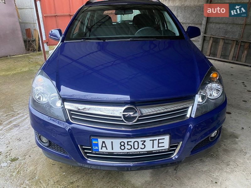 Универсал Opel Astra 2013 в Киеве фото 37 Универсал Opel Astra 2013 в Киеве