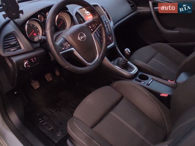 Универсал Opel Astra 2015 в Жвирке фото 9 Универсал Opel Astra 2015 в Жвирке
