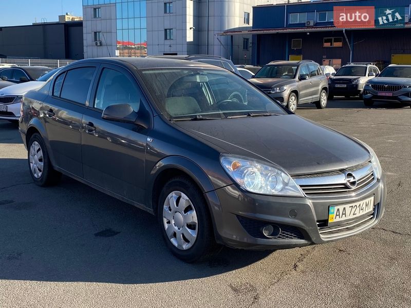 Седан Opel Astra 2012 в Киеве