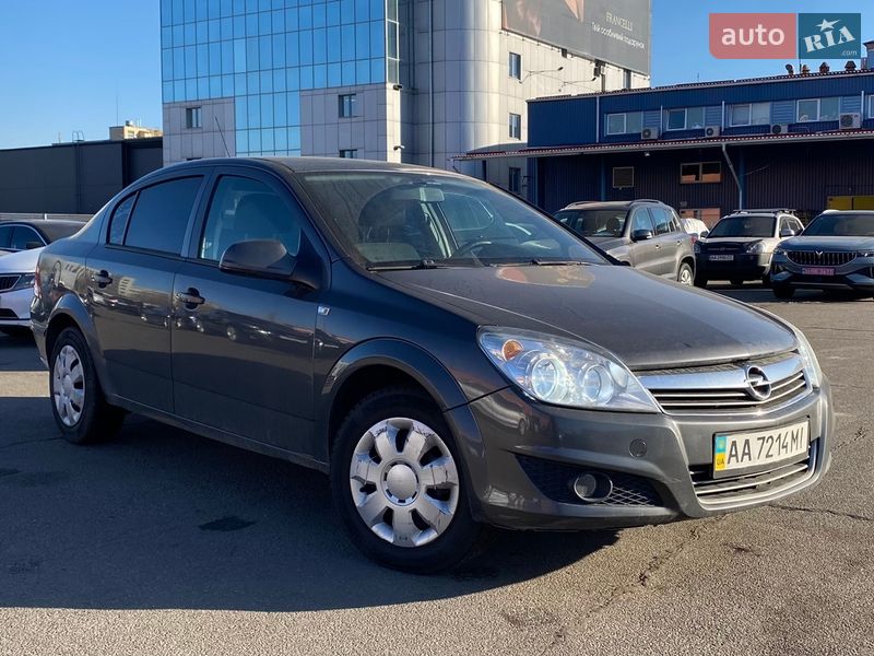 Седан Opel Astra 2012 в Киеве