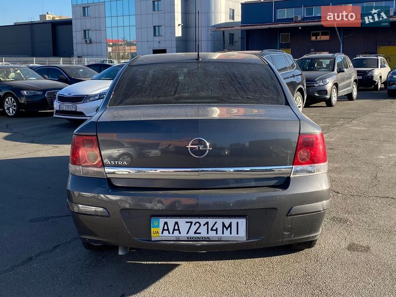 Седан Opel Astra 2012 в Киеве