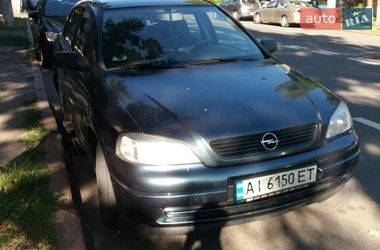 Седан Opel Astra 2005 в Буче