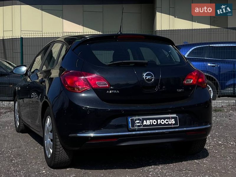 Хетчбек Opel Astra 2012 в Києві