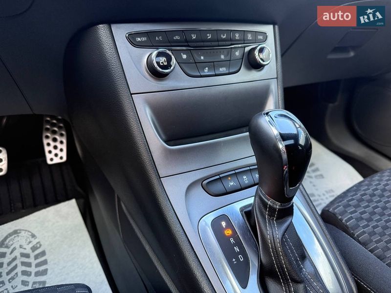 Універсал Opel Astra 2016 в Житомирі