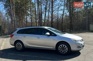 Универсал Opel Astra 2012 в Бородянке