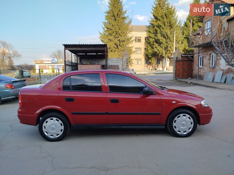 Седан Opel Astra 2007 в Лисянці